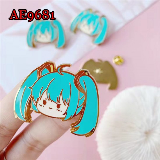 E-AE9681 SMALL MIKU HEAD ANIME BROOCH 