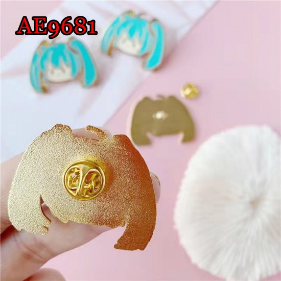 E-AE9681 SMALL MIKU HEAD ANIME BROOCH E-AE9681 SMALL MIKU HEAD ANIME BROOCH